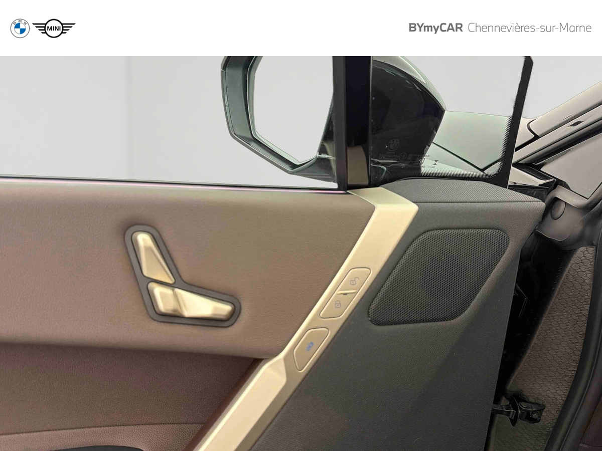BMW iX xDrive40 326ch — photo 26