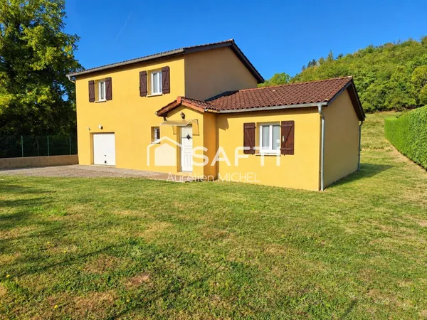 Maison 120 m2 avec 5 chambres sur 1000 m2 de terrain plat.