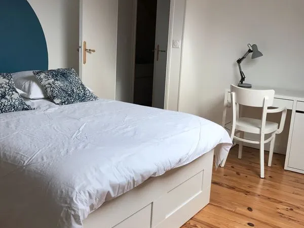 Colocation haut de gamme - Chambre avec salle de bain & WC privatifs - Proche Lactalis