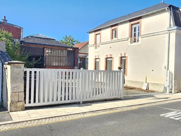 Local Activité 380m2 + Maison 104m2
