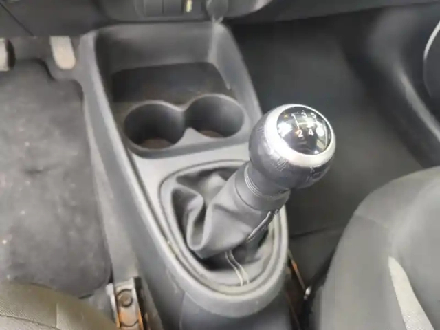 Toyota Aygo 1.0 vvt-i 72 dynamic — photo 11
