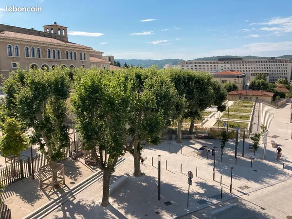 T1 31 m² Aix-en-Provence face Fac de droit