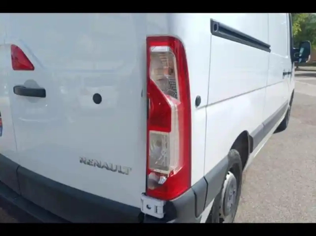 Renault Master fg f3300 l2h2 2.3 blue dci 135ch grand confort euro6 — photo 14