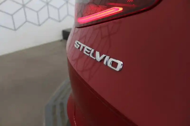 Alfa Romeo Stelvio 2.2 190 ch q4 at8 — photo 11