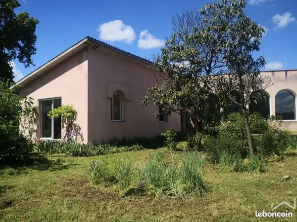 Maison 7 pièces 440 m²