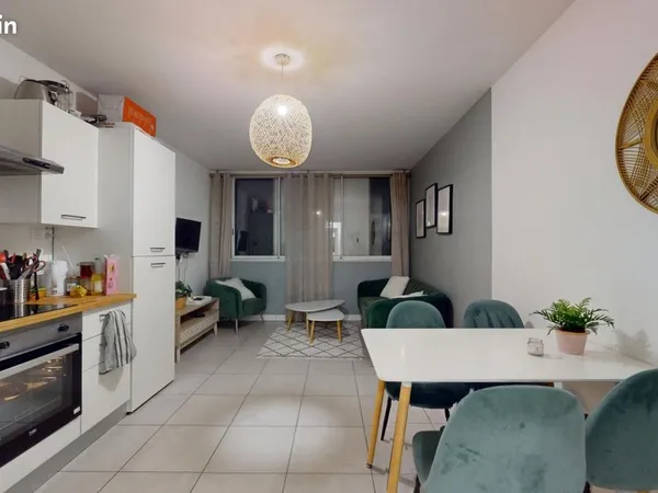 Chambre 5 pièces 82 m²