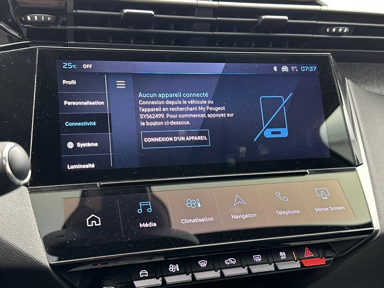 Peugeot 308 hybrid 145 e-dcs6 allure — photo 23