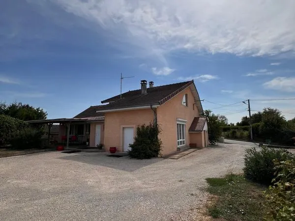 Flagey-lès-Auxonne - Maison de caractère rénovée de 153 m² avec dépendances sur terrain de 1 602 m²