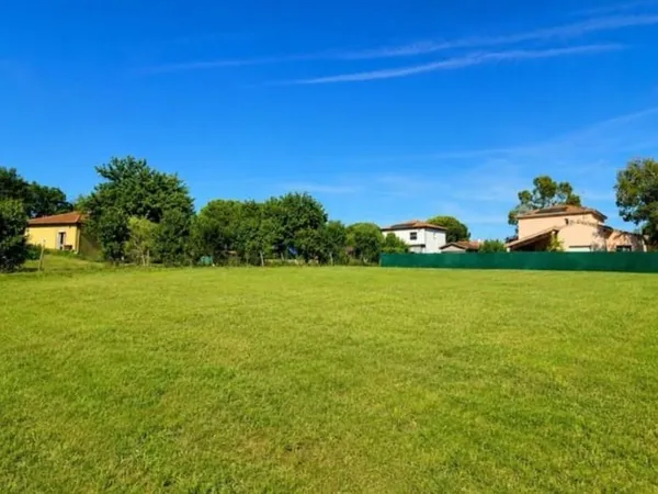 Terrain 850 m²