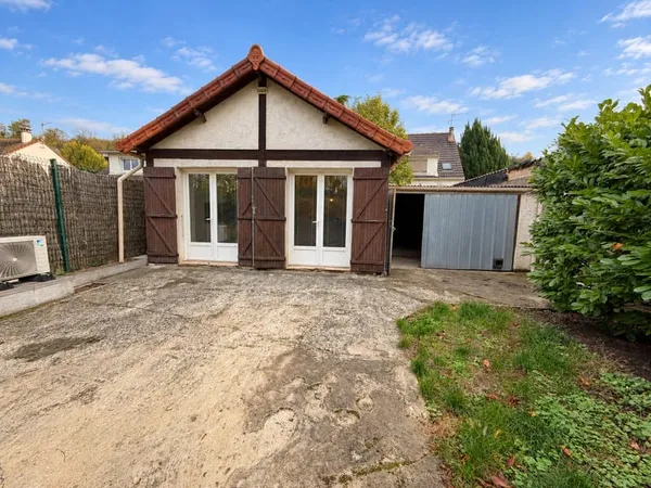 CHARMANTE MAISON AVEC MEZZANINE, COUR ET GARAGE - BORDS DE S