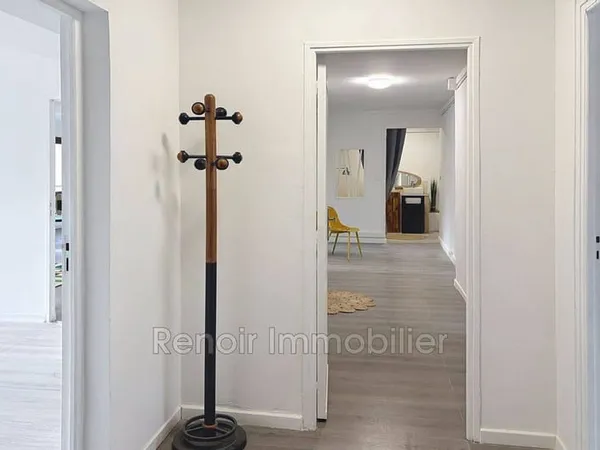 Bureau 126 m²