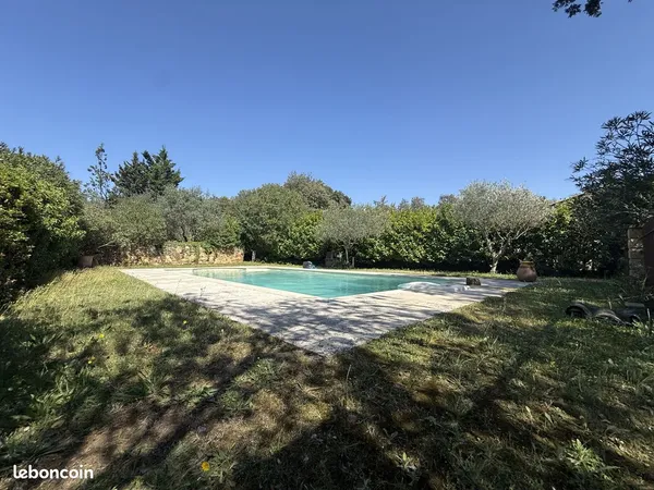 Terrain 1250 m² Vers-Pont-du-Gard