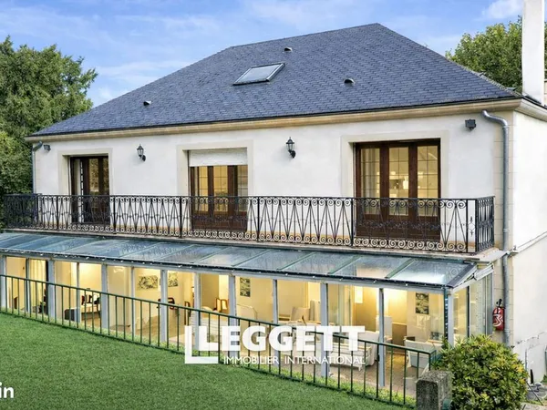 Maison 10 pièces 357 m²