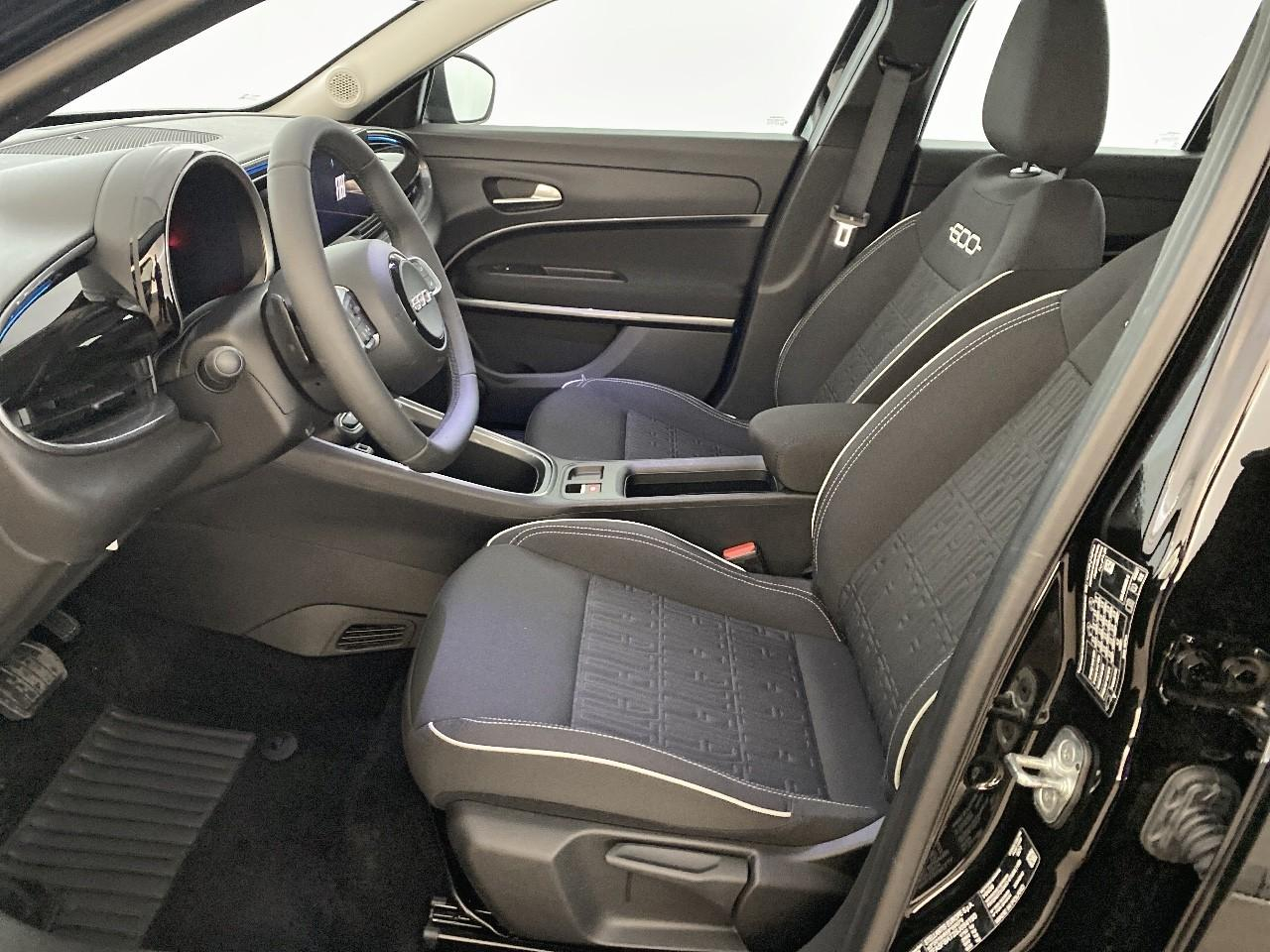 Fiat 600 t-gen 3 1.2 hybrid 145ch edct6 pop — photo 9