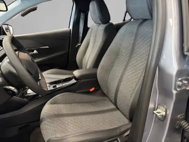 Peugeot 208 electrique 54 kwh 156ch — photo 55