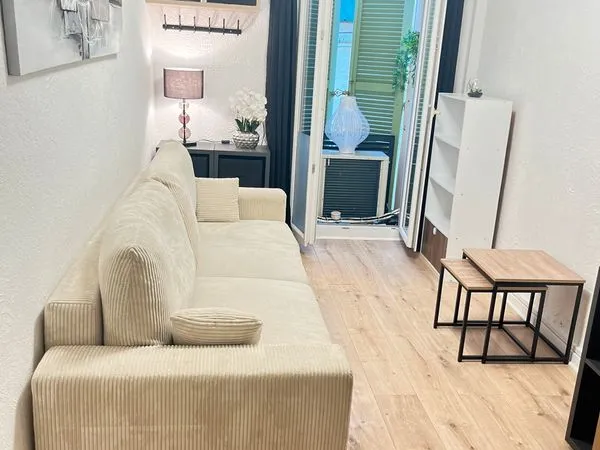 VIEIL ANTIBES - meublé 17 m2