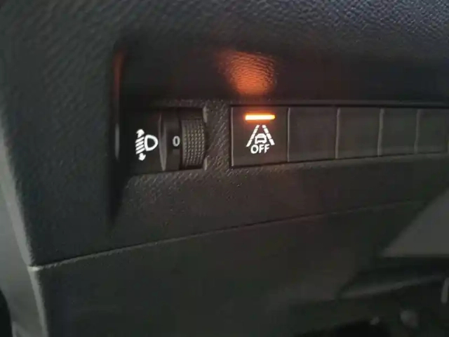 Peugeot 2008 electrique 136 ch — photo 30