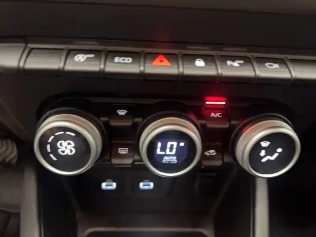 Dacia Duster eco-g 100 4x2 — photo 32