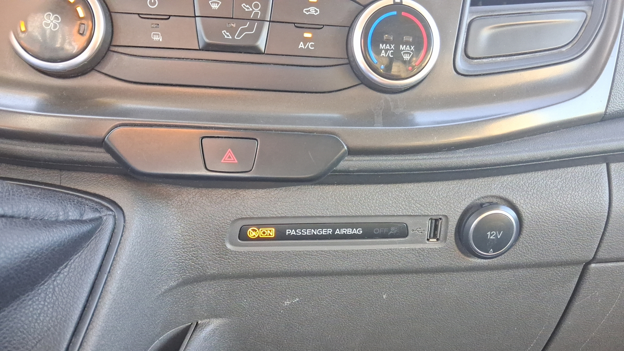 Ford TRANSIT CUSTOM FOURGON 280 L1H1 2.0 ECOBLUE 105 — photo 21