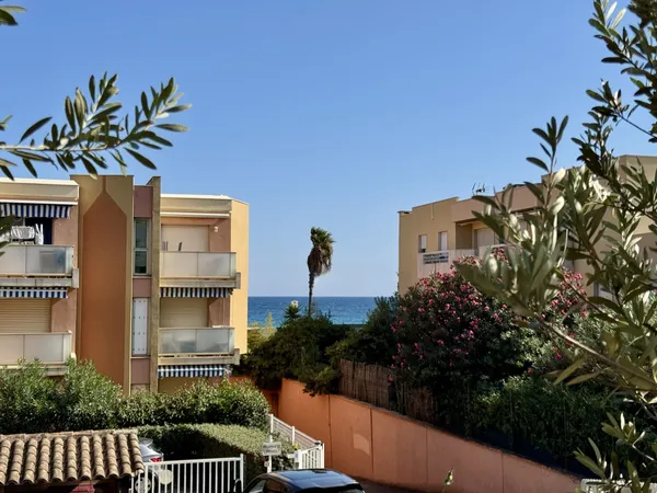 T2 Vue mer en face des plages