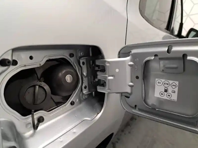 Dacia Duster eco-g 100 4x2 — photo 20