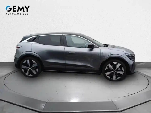 Renault Megane e-tech ev60 220 ch super charge — photo 4