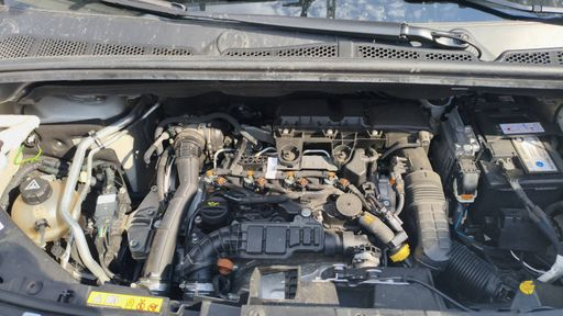 Peugeot Partner vu 1.5 BlueHDi 130 EAT8 - Asphalt – 2022 – 59823 km – Diesel – Boîte Automatique — photo 23