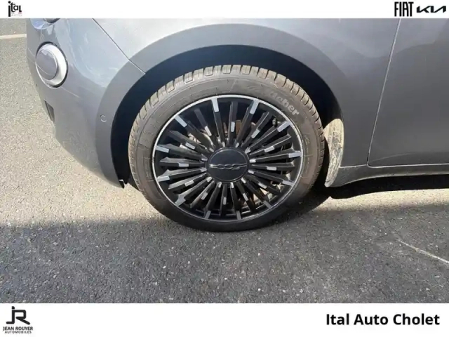 Fiat 500 e 118ch la prima my23 — photo 11