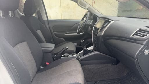 Mitsubishi L200 Club cab 2.2 DI-D 150 4WD - Intense – 2022 – 79119 km – Diesel – Boîte Manuelle — photo 29