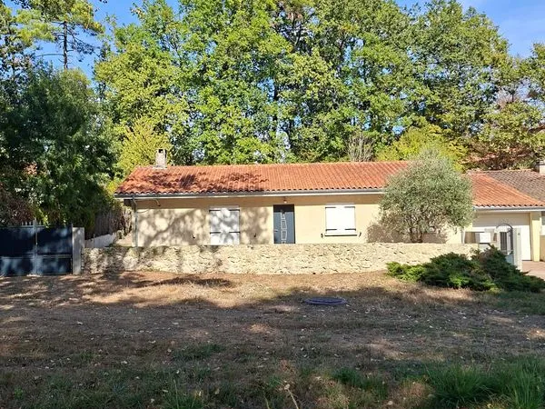 Maison familiale pleine de charme - 104 m² - Jardin sans vis-à-vis de 723 m² - Dépendance & grand ga