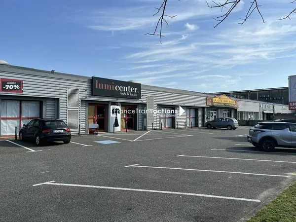 Local commercial 1400 m²