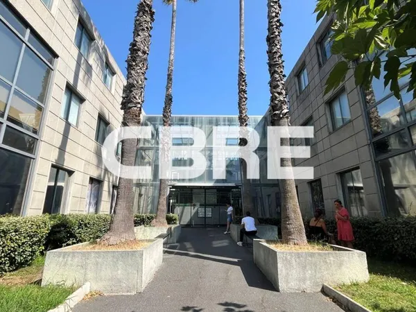 Bureaux 310 m²