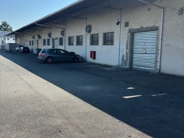 Bâtiment 800m2 à louer à Idron