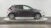 Toyota Yaris 116h Iconic 5p — photo 4