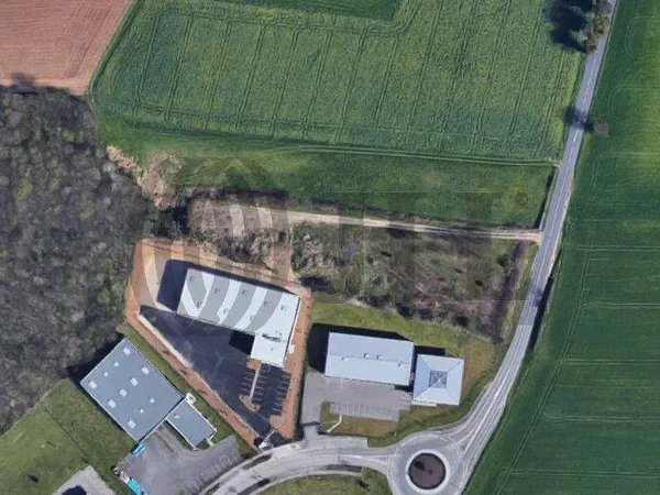 Local d'activité 2200 m²