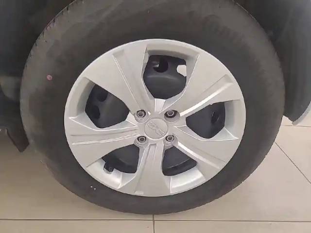 Dacia Sandero sce 65 — photo 13