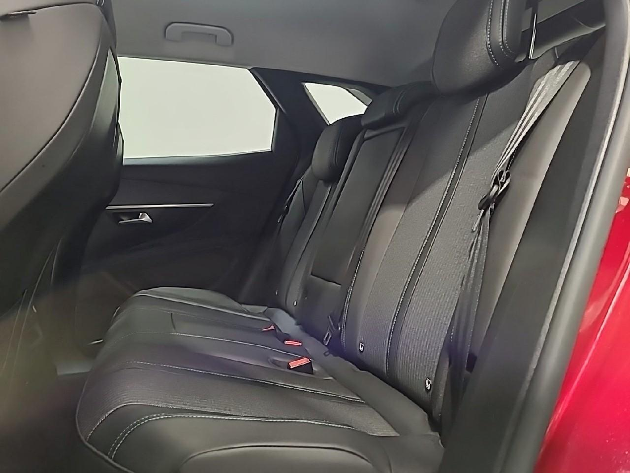 Peugeot 3008 hybrid 225 e-eat8 allure pack — photo 13