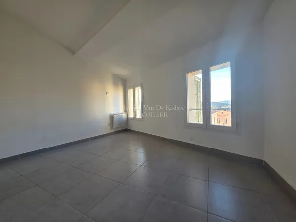 APPARTEMENT 49 M² - DUPLEX - CHAMBRE - BUREAU