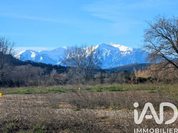 Terrain 893 m²