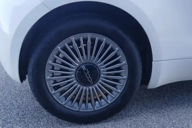Fiat 500 e 95 ch — photo 14