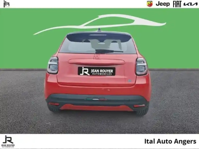 Fiat 600 e 156ch 54kwh red — photo 20