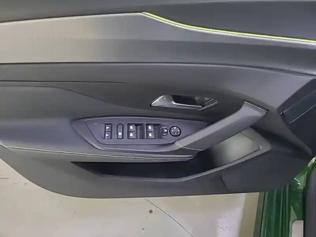 Peugeot 308 hybrid 136 e-dcs6 — photo 96