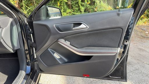 Mercedes Classe A 200 156 7G-DCT - Fascination – 2017 – 149236 km – Essence – Boîte Automatique — photo 36