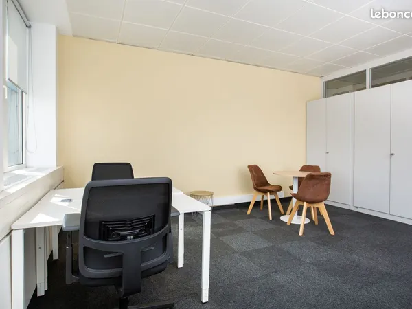 Bureau privé à louer pour 2 personnes à Espace Européen de l'Entreprise