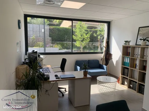 Bureaux 51 m² Cuers