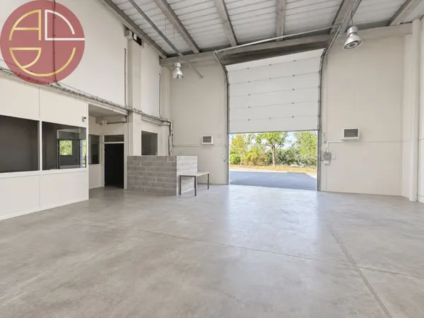 Entrepôt 800 m²