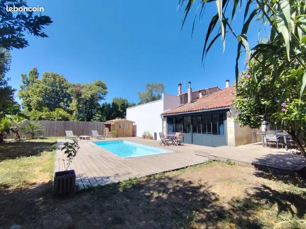 Maison en pierre, familiale rénovée avec piscine - Aigrefeuille d'Aunis centre