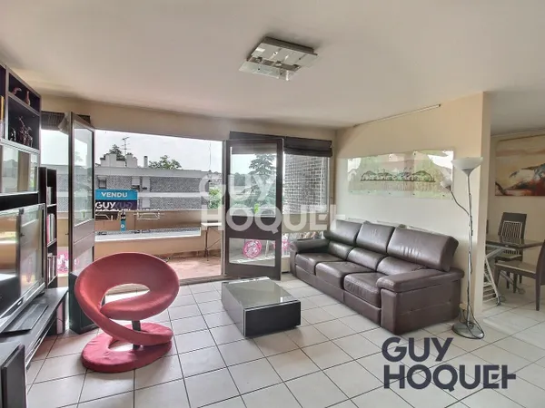 Appartement 5 pièces ? Résidence recherchée avec parking et cave Découvrez ce bel appartement de 5 p
