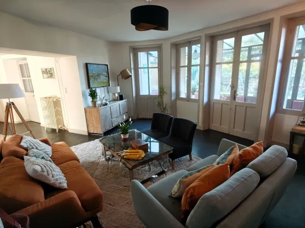 Vends maison de caractère avec jardin clos