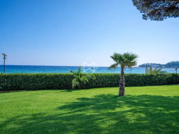 EXCLUSIVITÉ - Pied dans l'eau - Rez-de-jardin avec vue mer